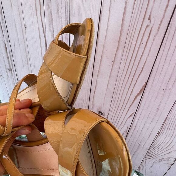 CHRISTIAN DIOR Buff Patent Leather Wedge Sandal - Picture 10 of 16